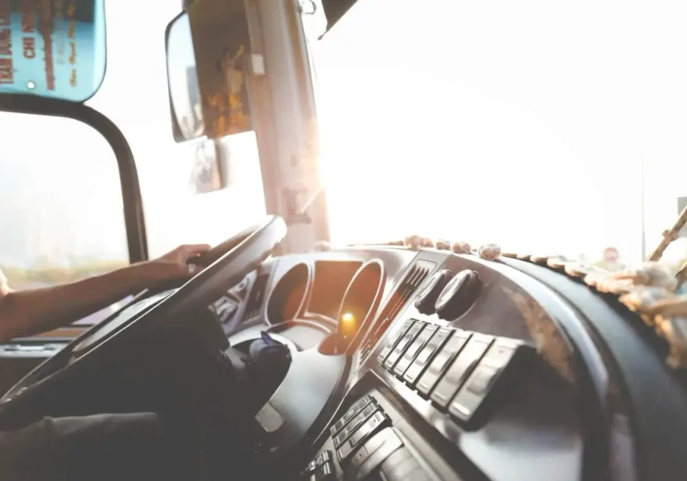 Kierowca autobusu czy warto? Poznaj wady i zalety tej pracy