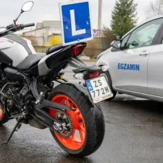 Jakie prawo jazdy na motor 125? Sprawdź, co musisz wiedzieć!