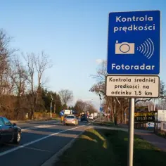 Odcinkowy pomiar prędkości – kiedy przychodzi mandat i co robić?