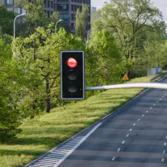 Czy można dostać mandat z kamery na skrzyżowaniu i jak go uniknąć?