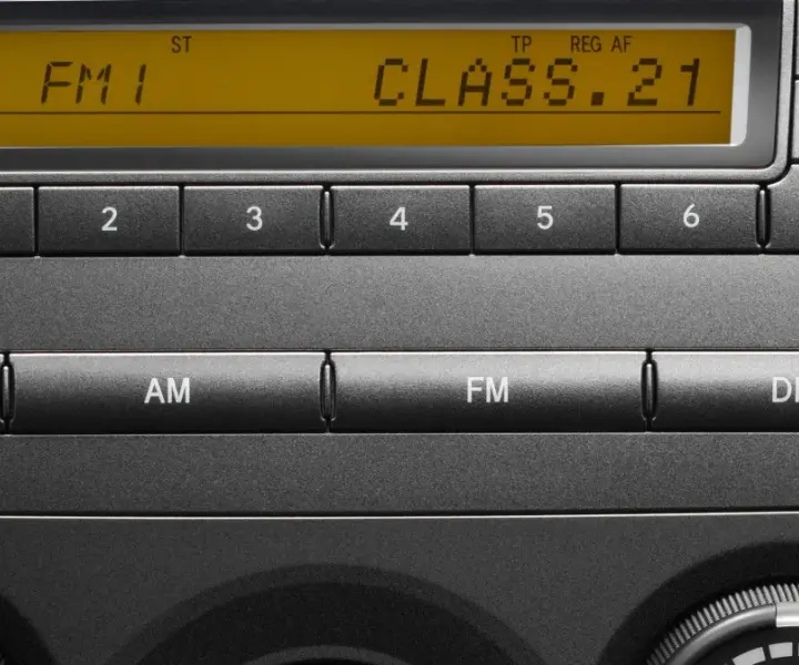 Jak wyłączyć radio kierowców w samochodzie - proste kroki i porady